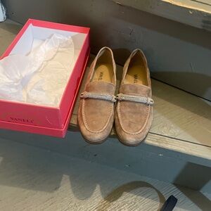 Vaneli Karida Women’s Loafers in beige size 8